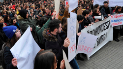 The Guardian: Keqpërdorimi seksual që tronditi Kosovën