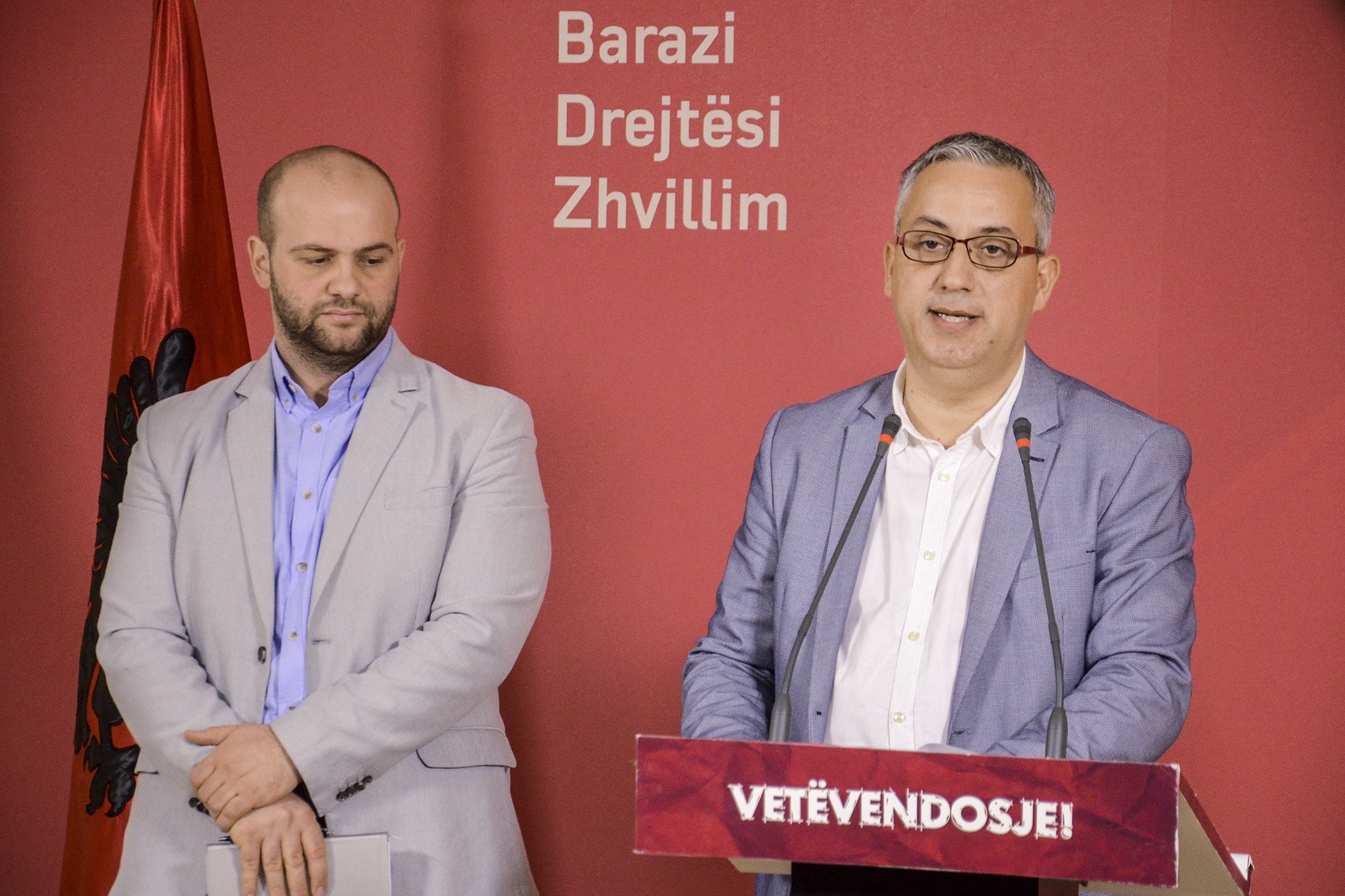 Vetëvendosje thotë se pushteti përmes punësimeve partiake po tenton shkatërrimin e Telekomit