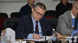 Reagon zëvendësministri i Mbrojtjes për ushtarin që keqpërdori seksualisht 15-vjeçaren