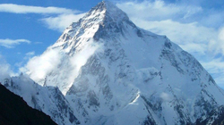 Një e treta e akullnajave në Himalaje po zhduken