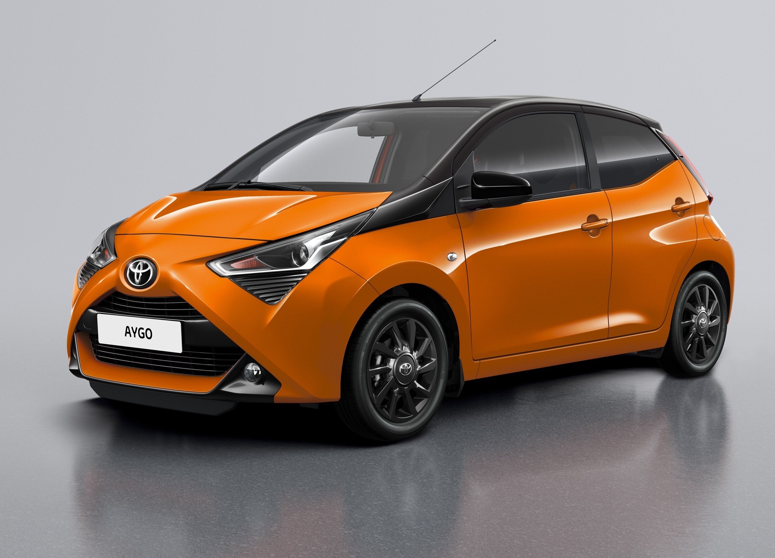Toyota prezanton dy versione të reja të Aygos para panairit të Gjenevës