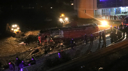 Rreth 20 të lënduar nga rrokullisja e një autobusi në autostradën Shkup – Tetovë, dyshohet për viktima