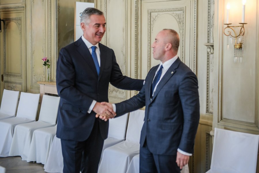Haradinaj takon Gjukanoviqin, flasin për dialogun Kosovë - Serbi