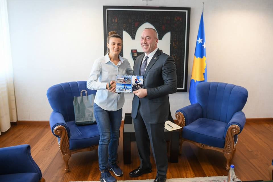 Haradinaj takon Arineta Mulën, e falënderon për promovim të Kosovës