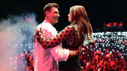 Paraqitja e babait të Dua Lipës në “BRIT Awards” çmend Twitterin