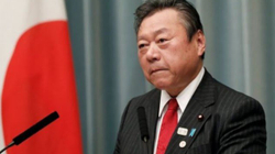 Vonohet tre minuta në takim, ministri japonez kërkon falje publike