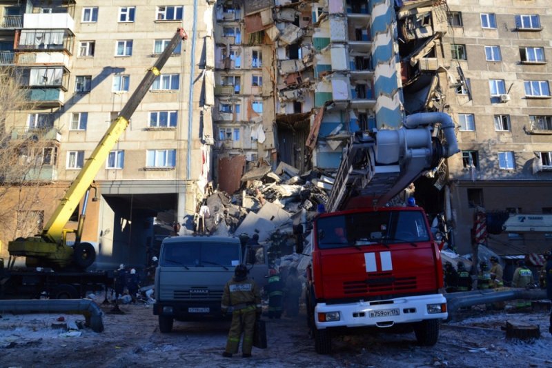 Rritet në 20 numri i viktimave nga rrënojat e ndërtesës së shembur në Rusi