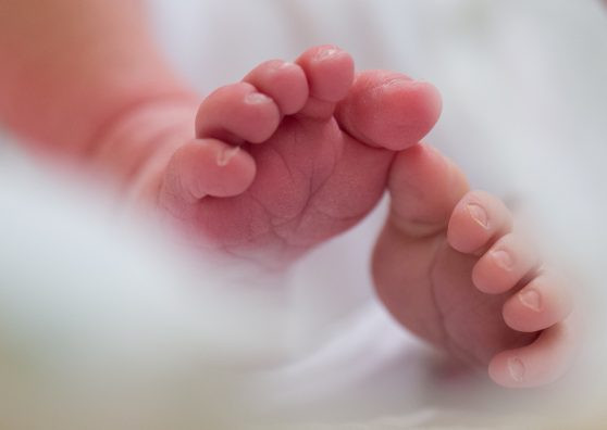 Foshnja dyjavëshe dërgohet pa shenja jete në QKMF në e Malishevës
