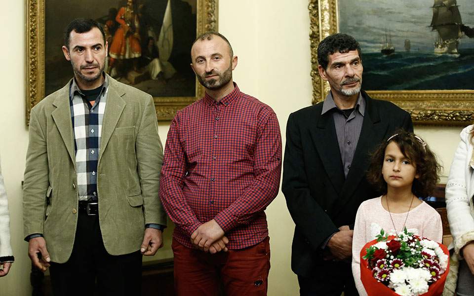 Shqiptari hero merr shtetësinë greke - shpëtoi dhjetëra jetë njerëzish nga flakët
