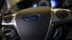 Ford tërheqë nga tregu 953,000 automjete, rrezikojnë nga shpërthimi i airbagëve