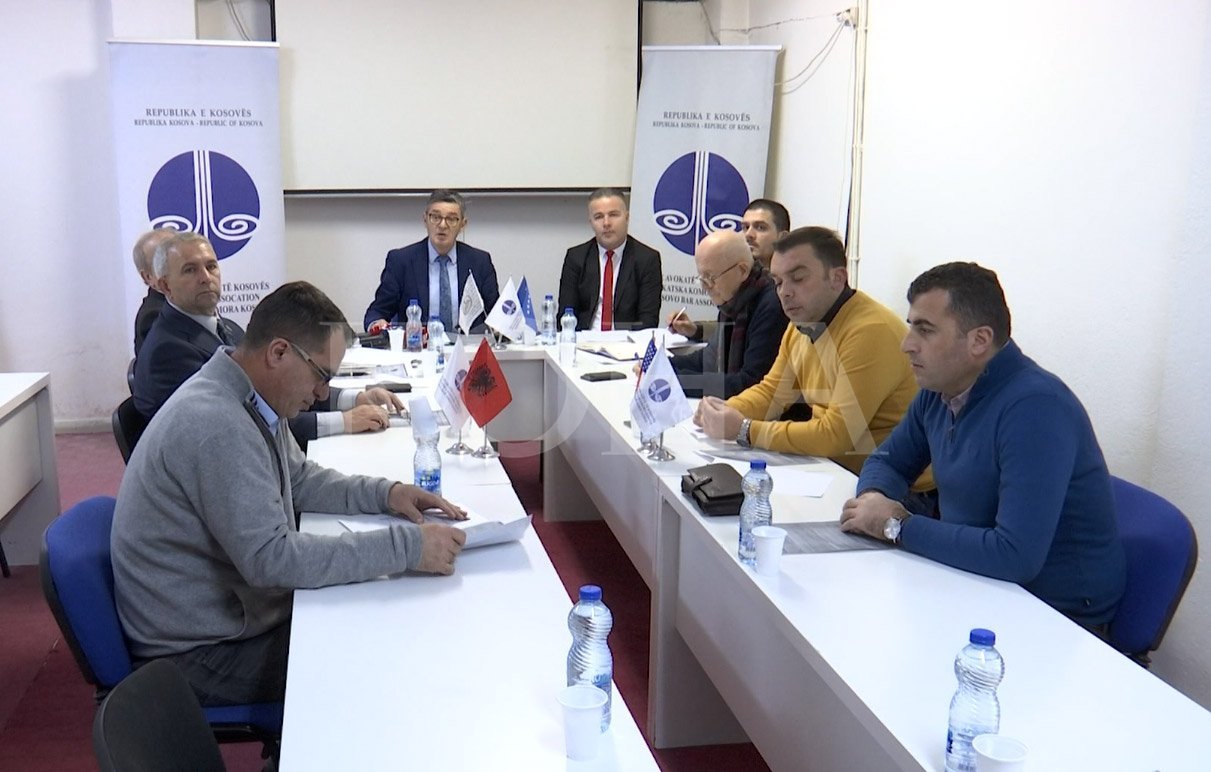 Avokatët paralajmërojnë bojkot total në rast të mos-tërheqjes së një rekomandimi nga KGJK-ja