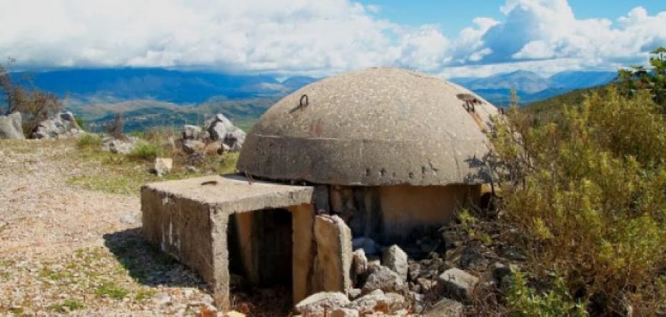 ”Forbes”: Shqipëria shndërron në biznese bunkerët e braktisur