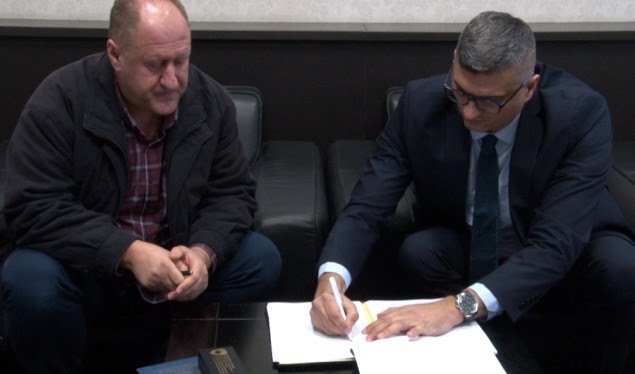 Rikallo nënshkruan marrëveshje me “Gen Vet” për përmirësimin racor të gjedheve