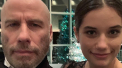 John Travolta bëhet tullac