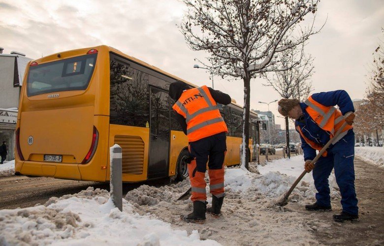 Komuna pohon se rrugët e Prishtinës janë të kalueshme, por qytetarët ankohen