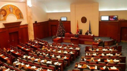 Kuvendi i Maqedonisë votoi ndryshimet kushtetuese, tani zyrtarisht ndryshoi emrin