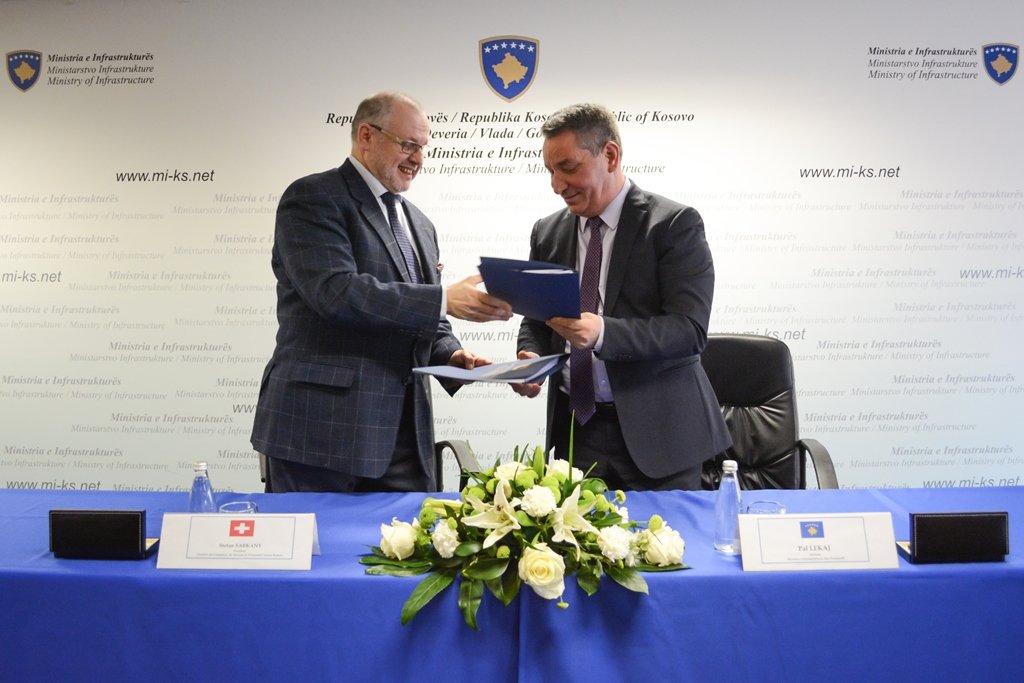 Lekaj nënshkruan marrëveshje bashkëpunimi me Dhomën e Tregtisë Zvicër – Kosovë