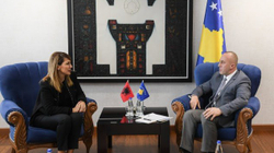 Haradinaj diskuton me Majlinda Bregun për bashkëpunimin rajonal