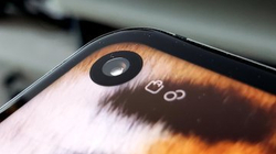 Publikohen foto që tregojnë telefonin e ri të Samsungut