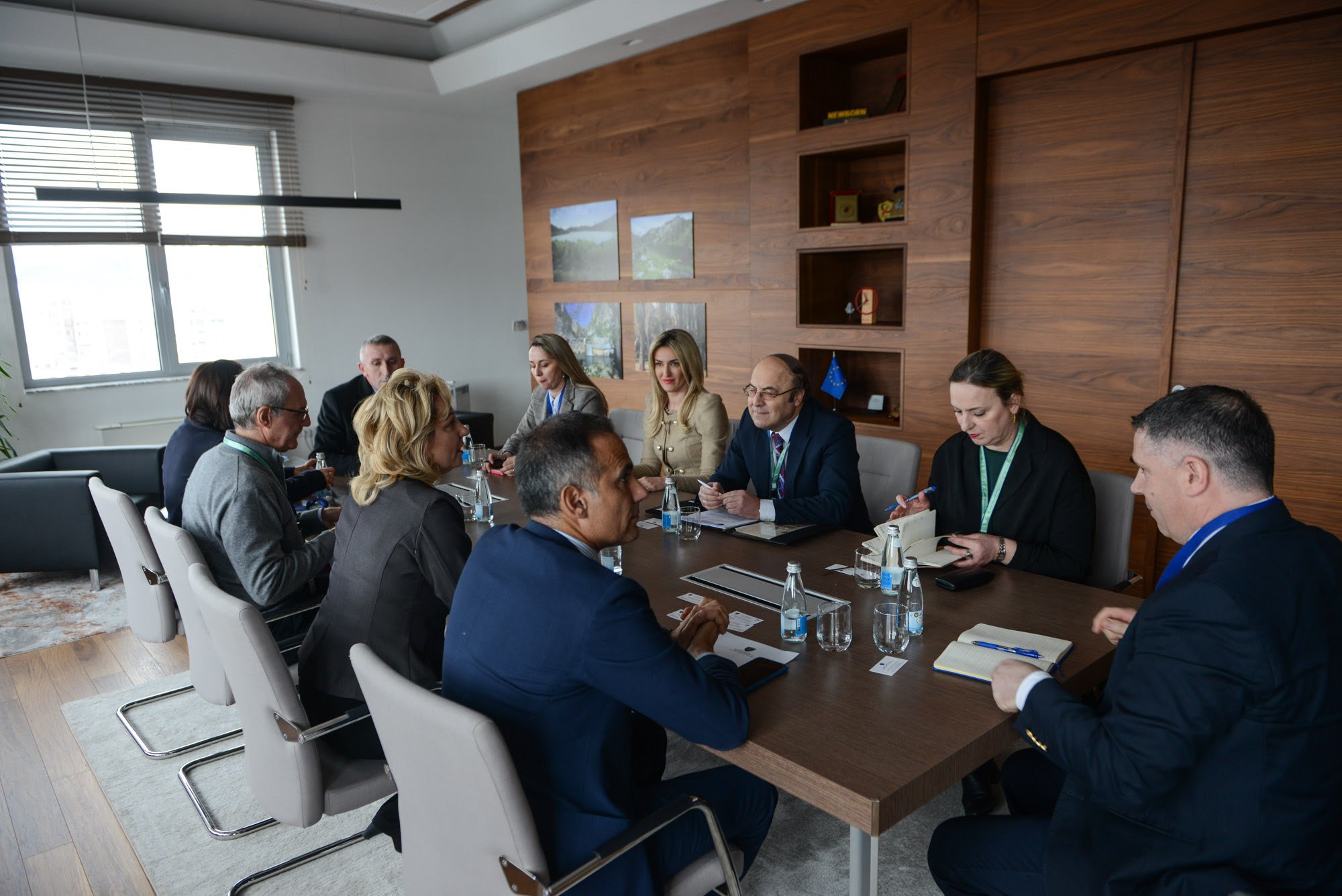 Apostolova me anëtarët e KSHC-së, kërkon të mos ketë ndërhyrje politike në punën e agjencive të pavarura