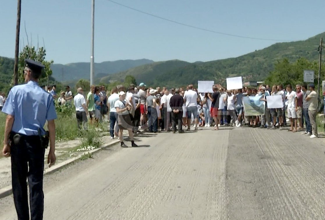 Shqiptarë e serbë në protestë të re kundër hidrocentralit që dëmton Lepencin