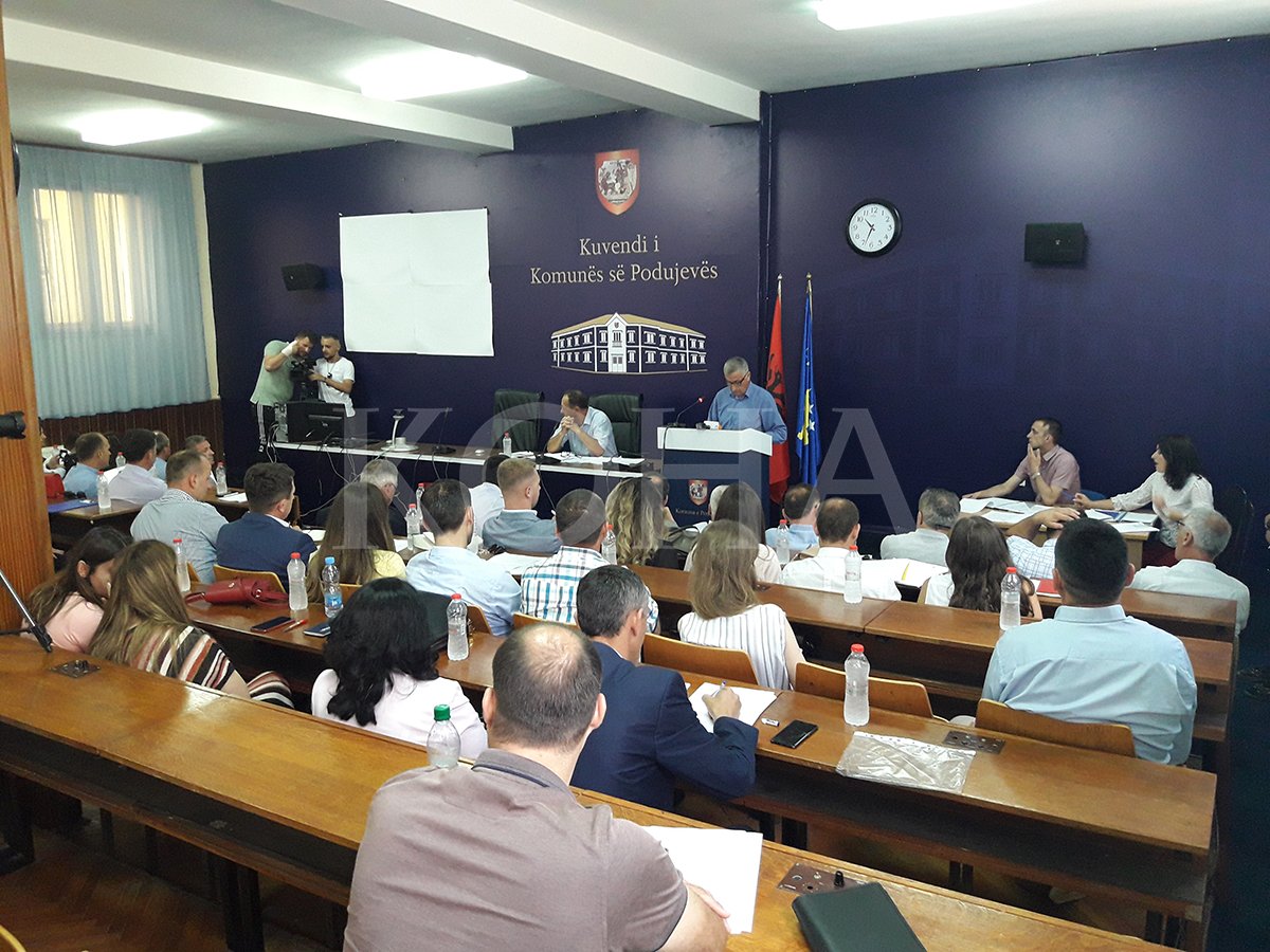 Opozita në Podujevë kërkon investime në zhvillim e jo në kanalizim