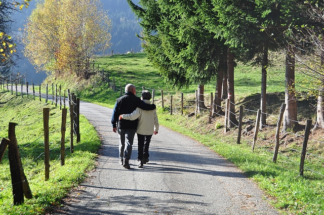 Masat që duhet të ndërmarrin të moshuarit për mbrojtje nga temperaturat e larta