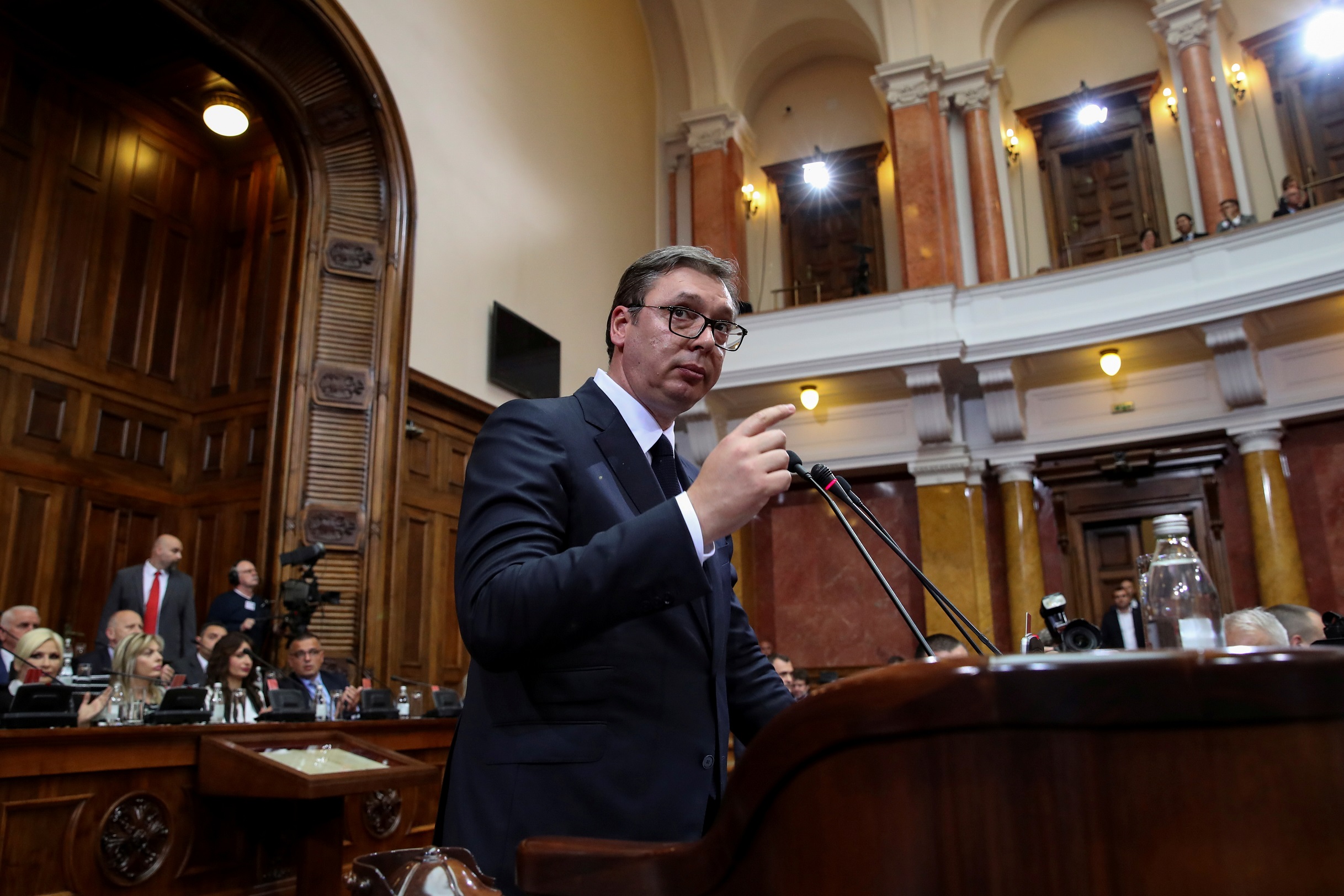 Vuçiqi thotë se do të bëhet “Robin Hoodi evropian” për të kontrabanduar ushqim tek serbët në veri