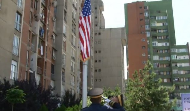 Në 243 vjetorin e pavarësisë së SHBA, në Prishtinë sot ngrihet flamuri amerikan