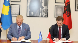 Bërnabiq e quan lajm të tmerrshëm unifikimin e misioneve diplomatike Kosovë-Shqipëri