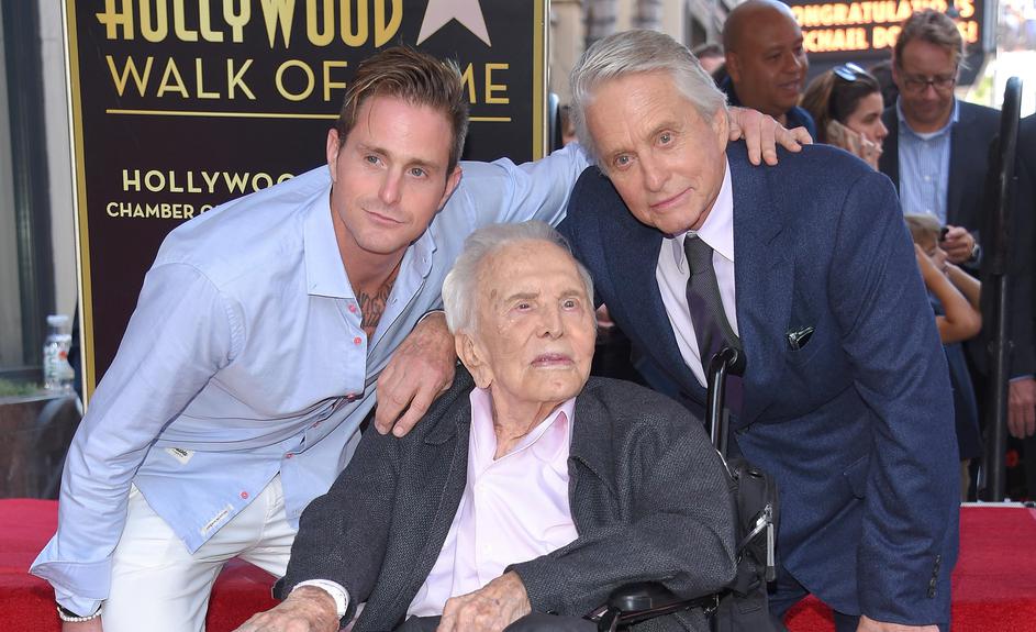 Michael Douglas: “Kirk (102) i ka zbuluar videobisedat, na çmendi të gjithëve”