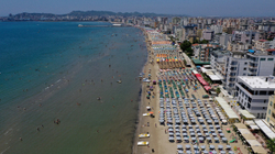 Topuzi: Turizmi në Shqipëri, i shtrenjtë dhe pa standarde