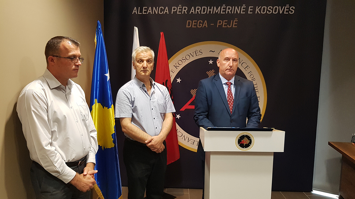 AAK-ja kërkon hetimin e komunarëve për keqpërdorim të parasë publike
