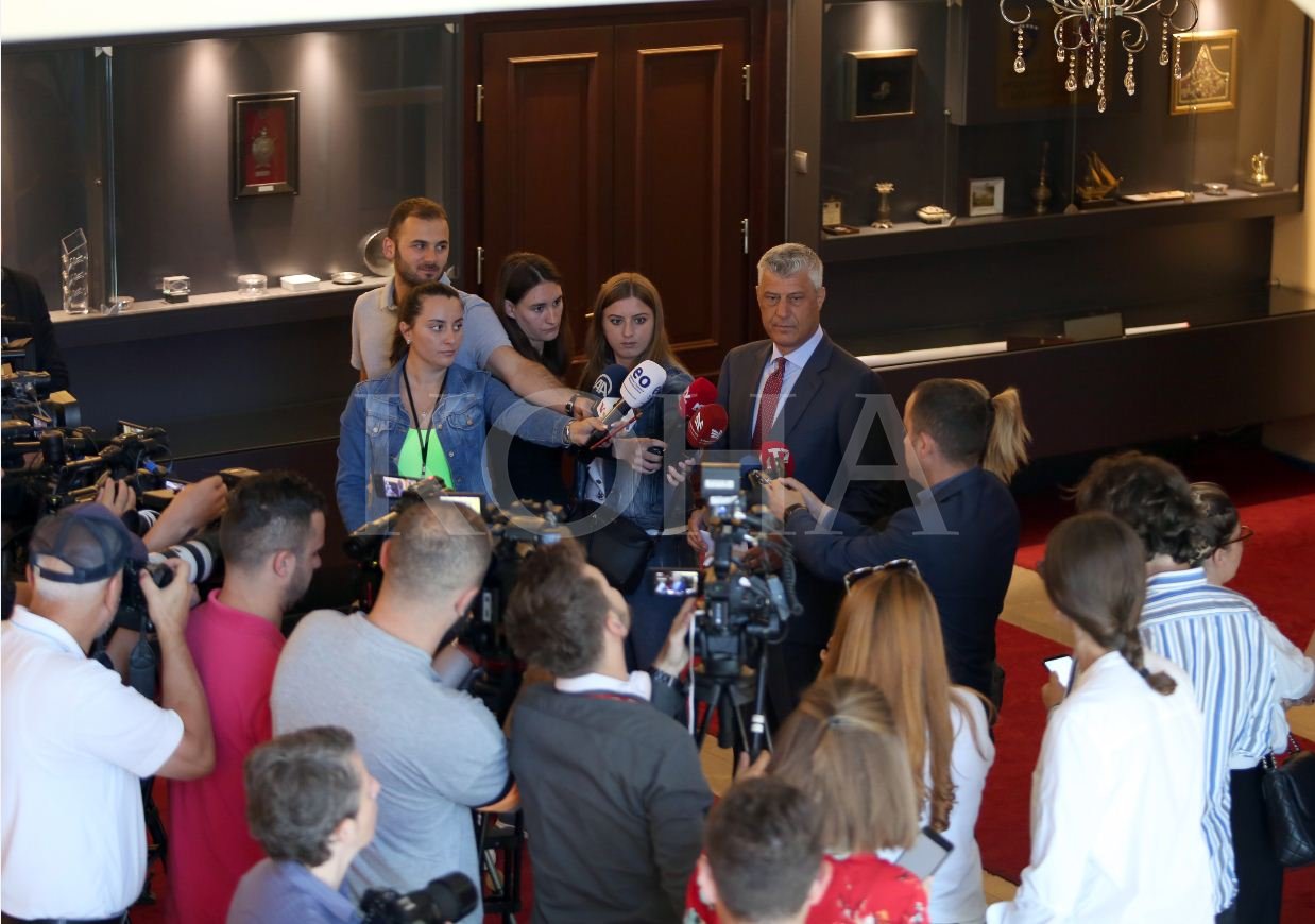 Thaçi thotë se Zaevi i kërkoi falje për “thashethemet e Sputnikut”