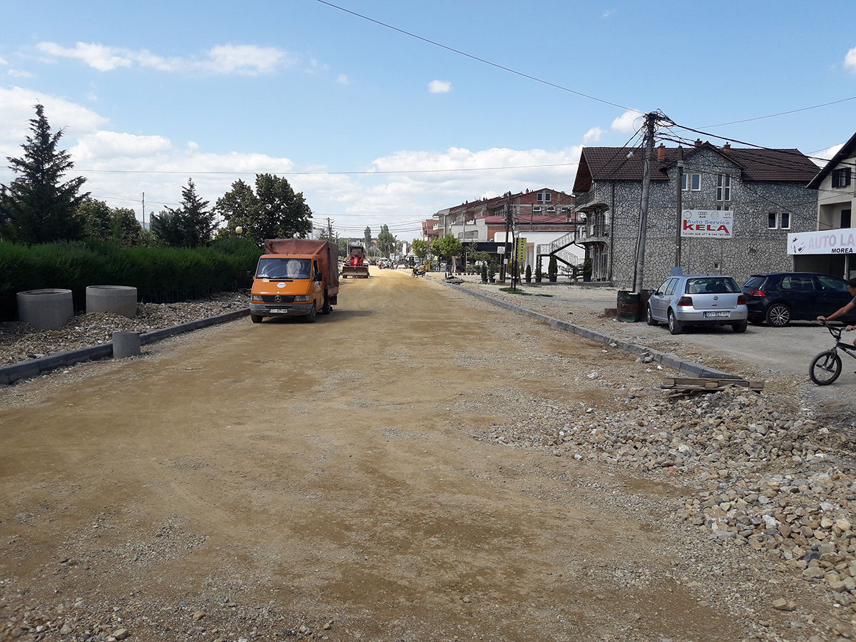 Opozita e cilëson mashtrim zgjerimin e rrugës “Zahir Pajaziti” në Podujevë