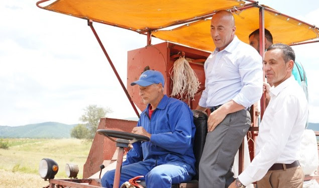 Haradinaj nis sezonin e korrje-shirjeve në Kamenicë