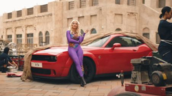 Rita Ora sjell me videoklip këngën “New Look”