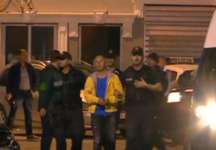 Në foto, pjesëtari i grupit të Avdylajve, Flamur Avdyli.