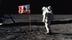 Para 50 vjetësh gara për hapësirën mbërriti në Hënë
