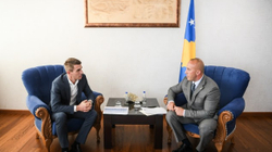 Haradinaj dhe Tolaj flasin për bartjen e disa pronave te komunat