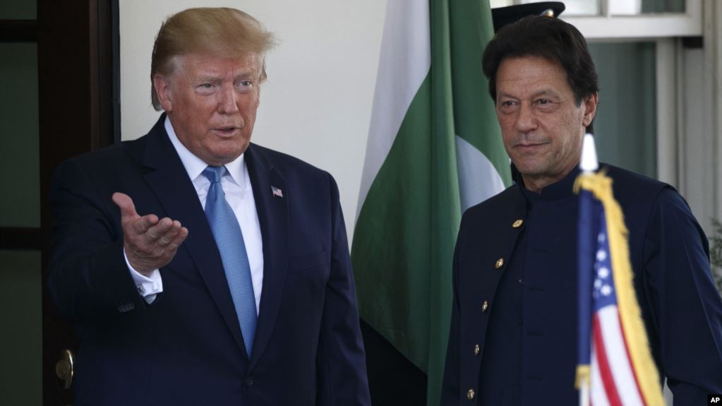 Trump përpiqet ta bindë Pakistanin për të ndihmuar në arritjen e një marrëveshje me talebanët