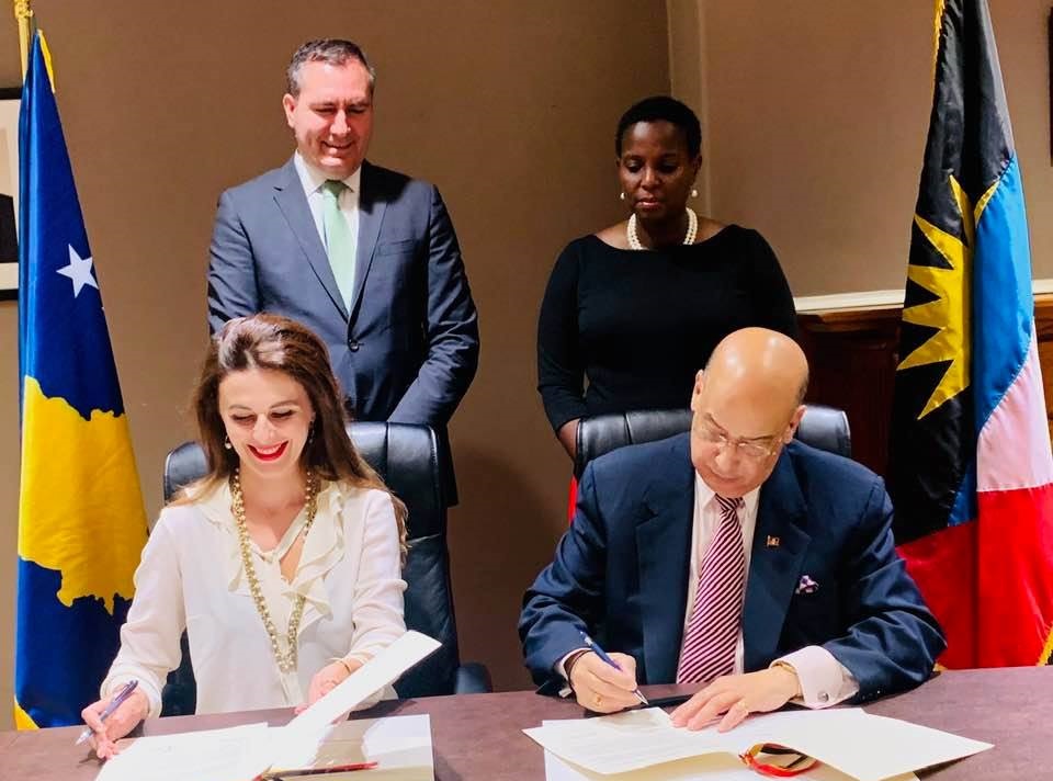 Kosova vendos marrëdhënie diplomatike me Antigua dhe Barbuda