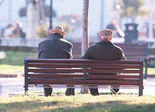 Në Spanjë jetëgjatësia pritet të jetë më e larta në Europë (83.2 vjeç), Shqipëria e para në rajon