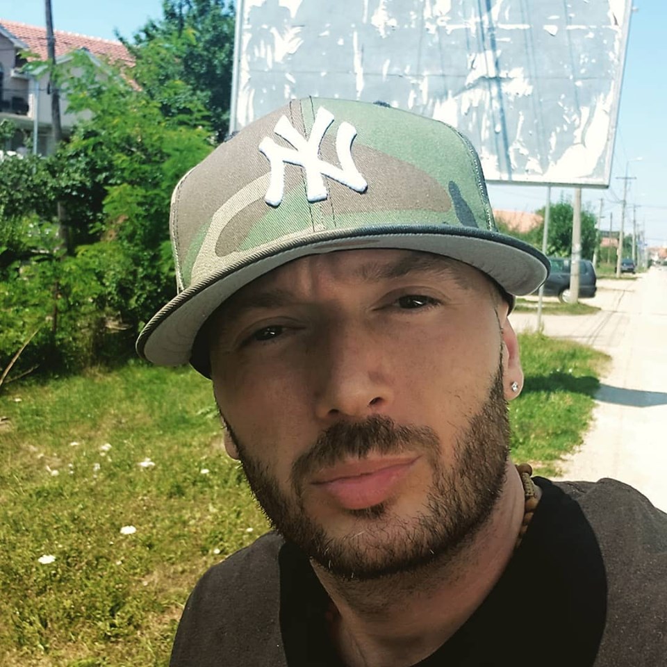 Unikkatili poston foto nga Graçanica: Qe ku jom