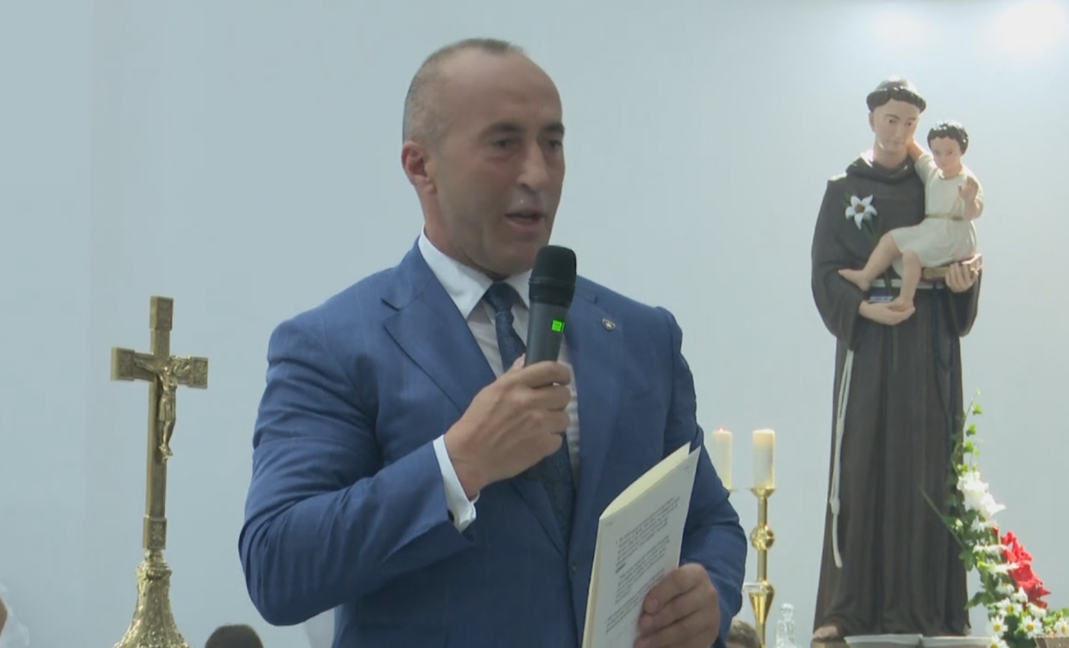 ​Haradinaj në shugurimin e Kishës në Gllogjan: Shqiptarët mburren me Skënderbeun dhe Nënën Terezë