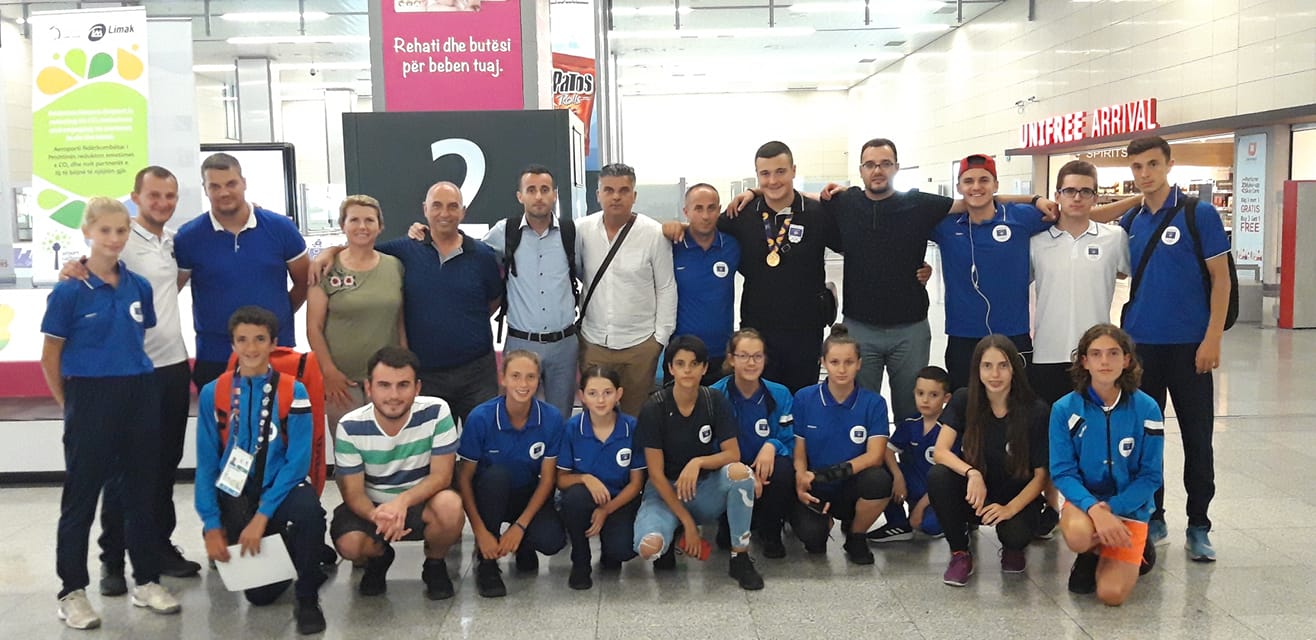 Ekipi Olimpik i Kosovës kthehet nga Azerbajxhani me një medalje të artë