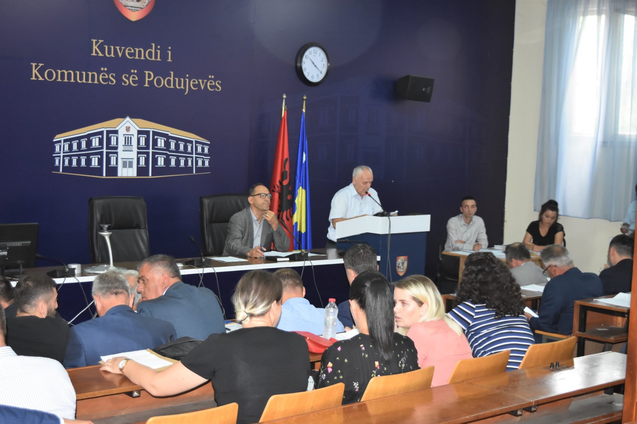 Podujevë: Pozita e kënaqur, opozita e akuzon për keqmenaxhim