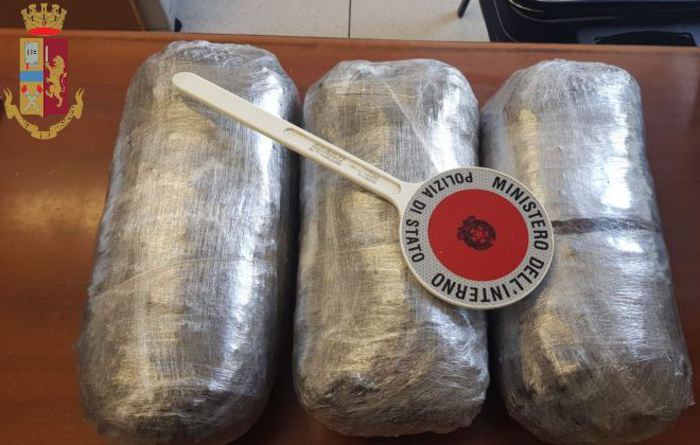 Kapen në Itali dy shqiptarë me 3 kg kokainë në furgon