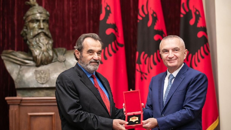 Meta dekoron eruditin Moikom Zeqo me titullin 'Kalorës i Urdhrit të Skënderbeut'