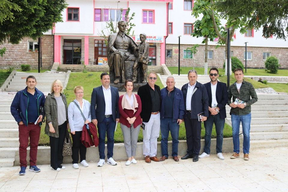 Përfaqësues nga Peja, Shabaci e Puka shkëmbejnë përvoja nga fusha e qeverisjes lokale